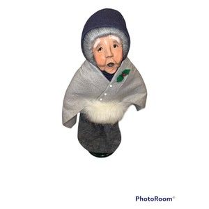 Byers choice 1989 caroler woman lady